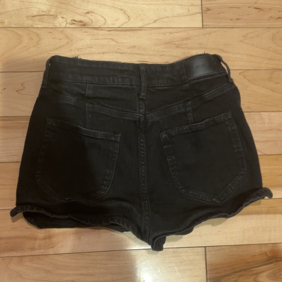 BDG BLACK DISTRESSED SHORTS - Picture 4 of 4